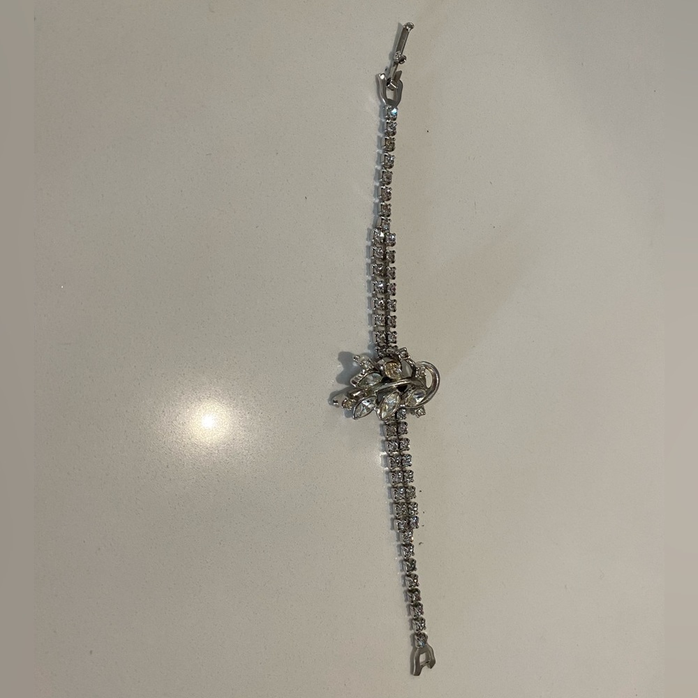 ❤️ 4 for $30 Vintage rhinestone bracelet